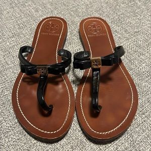 LIKE NEW Tory Burch Leighanne Bow Thong Sandals